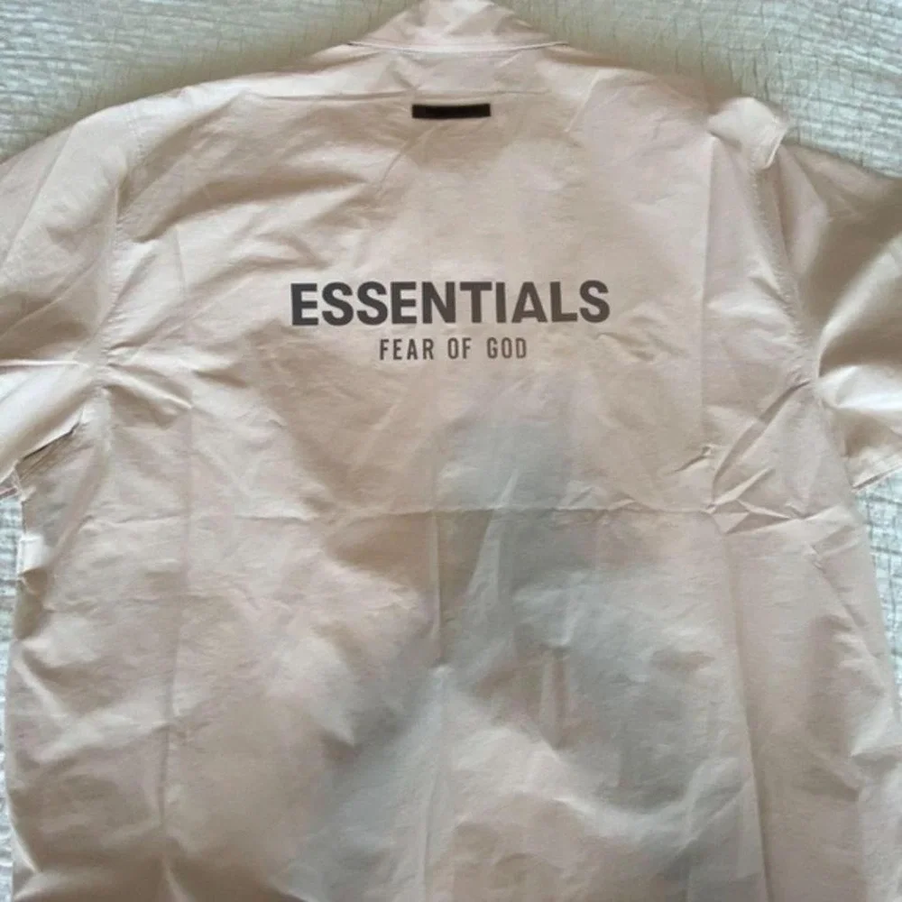 Fear‎ of God Essentials Coaches Jacket STONE LARGE